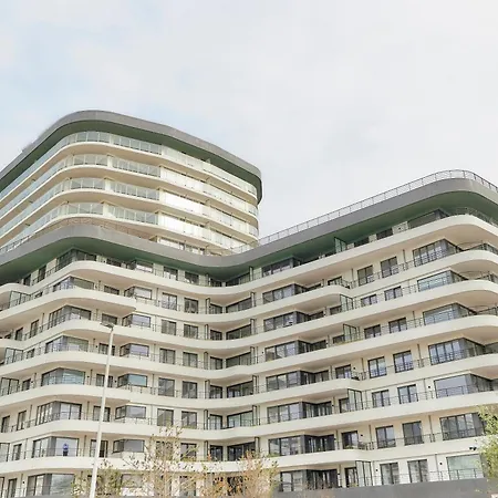 Lecomte - The Shoreline X The Waves Apartment *