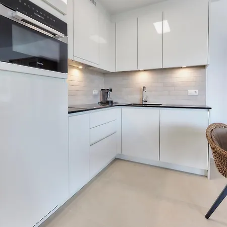 Lecomte - The Shoreline X The Waves Apartment